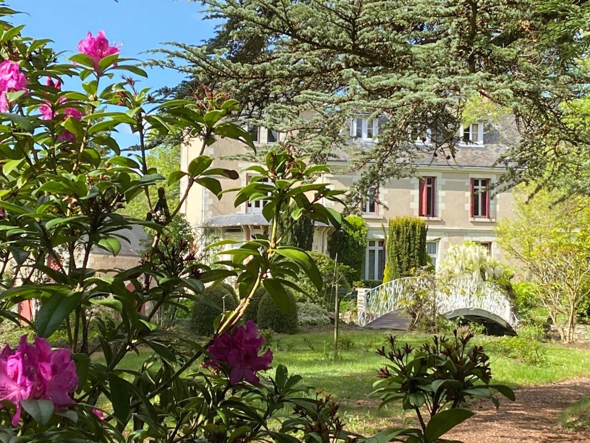 Le Moulin De Francueil Bed and Breakfast Exteriör bild
