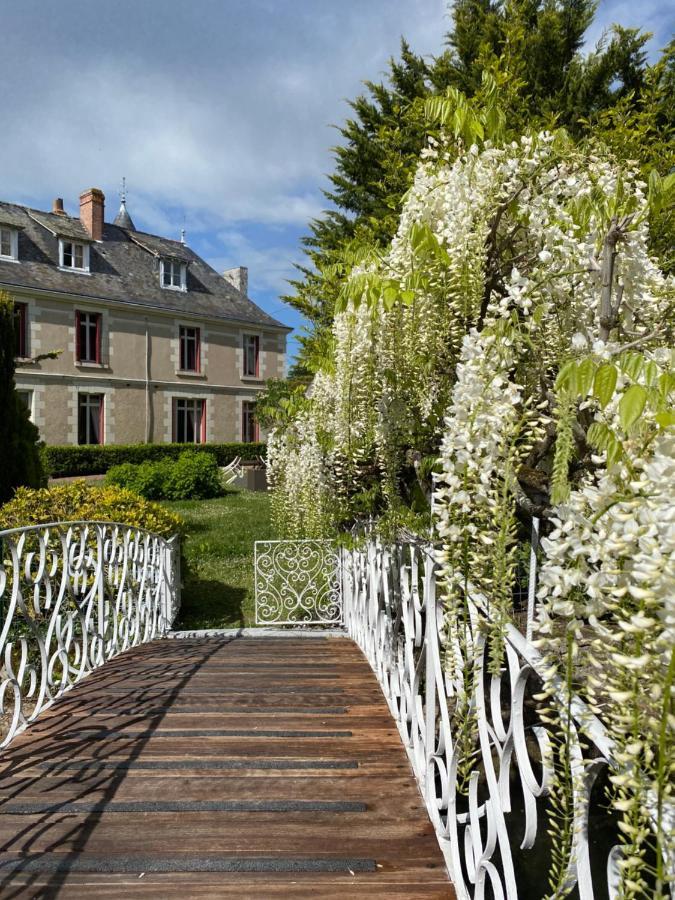 Le Moulin De Francueil Bed and Breakfast Exteriör bild