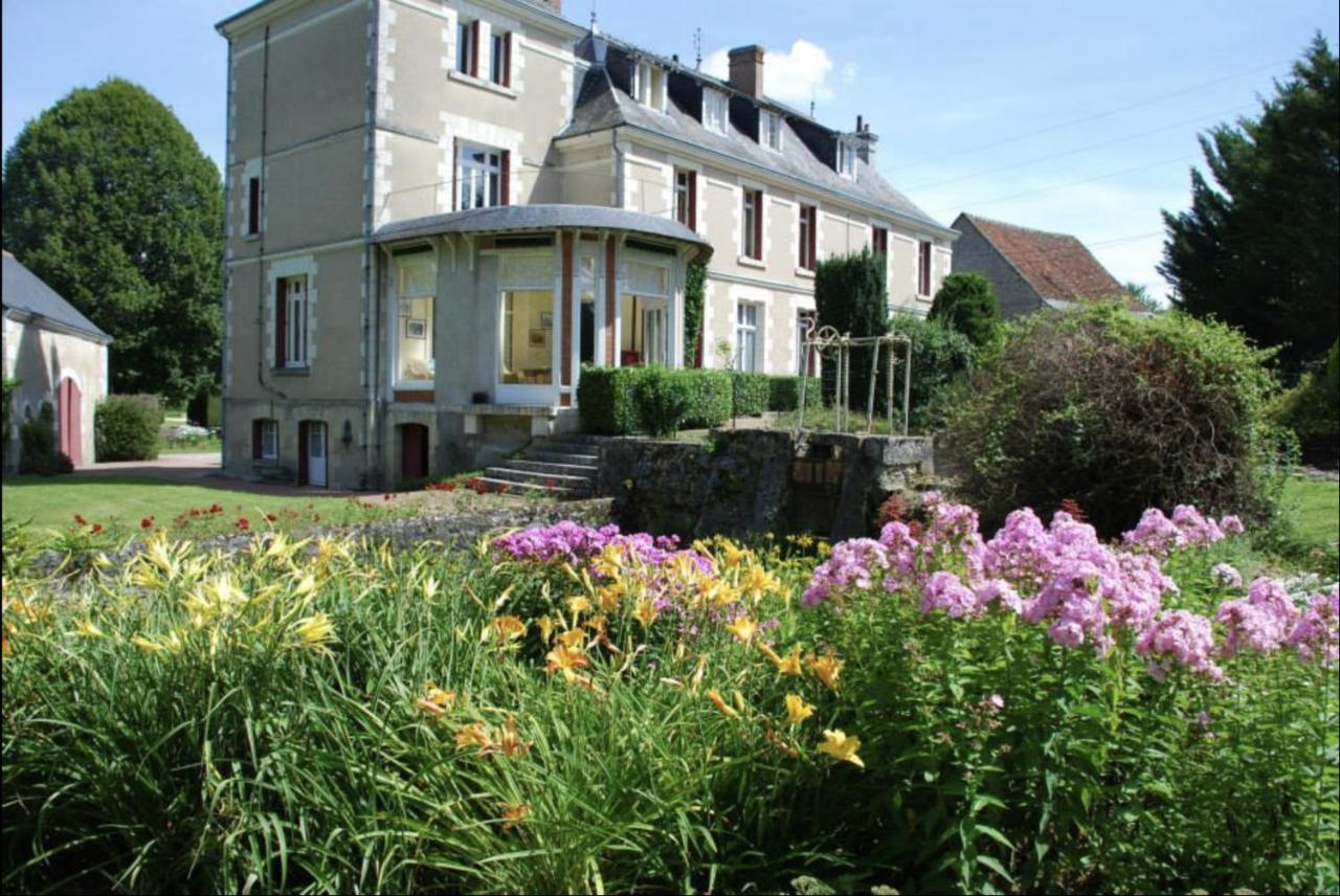 Le Moulin De Francueil Bed and Breakfast Exteriör bild